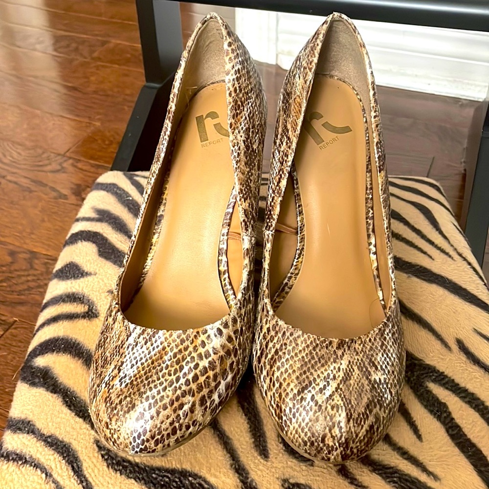 SNAKESKIN PRINT CLOSED TOE WEDGES